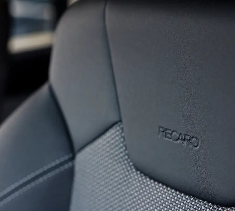 مقاعد RECARO